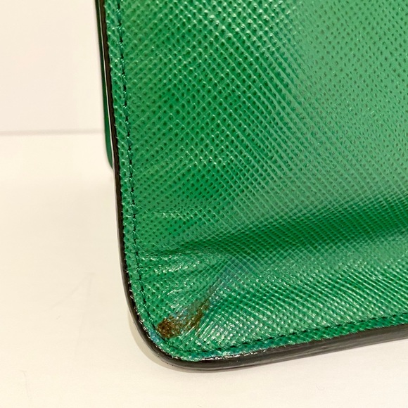 Prada Saffiano Cuir Large Double Zip Tote in Verte - Picture 13 of 15